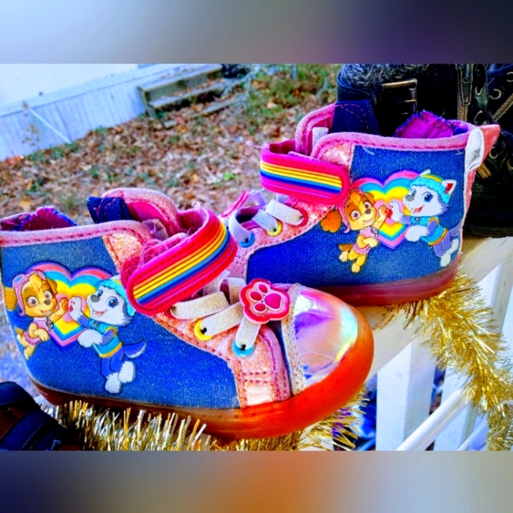 Paw patrol toddler girl shoes size 7!